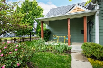 Building Photo - 1502 Woodlawn Ave