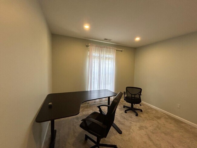 Building Photo - 4035 Cornerstone Dr