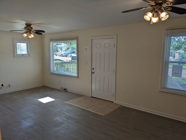 large living room - 306 E Northview Ave
