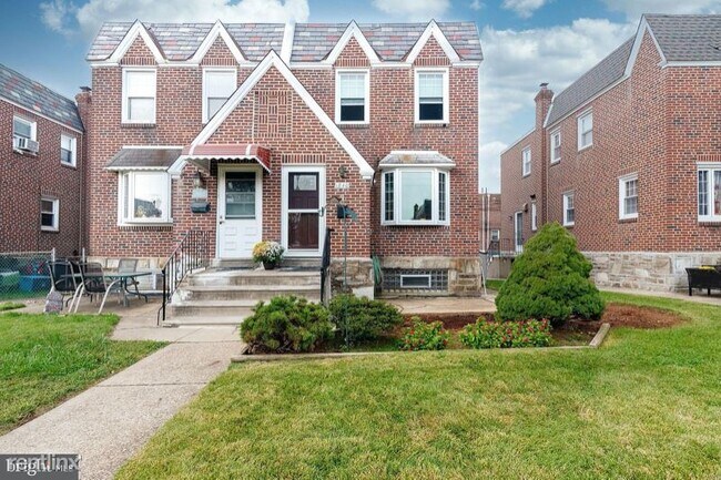 Building Photo - 3 br, 1.5 bath House - 1840 Benson St