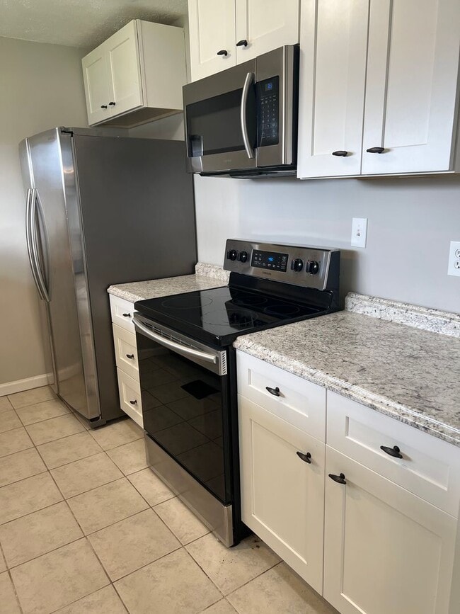 Building Photo - 8826 Cabot Dr