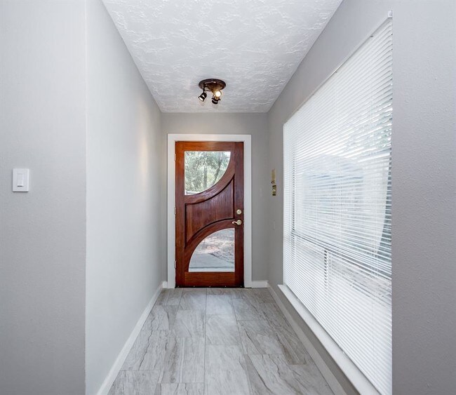 Foto del edificio - 16243 Olive Glen Dr
