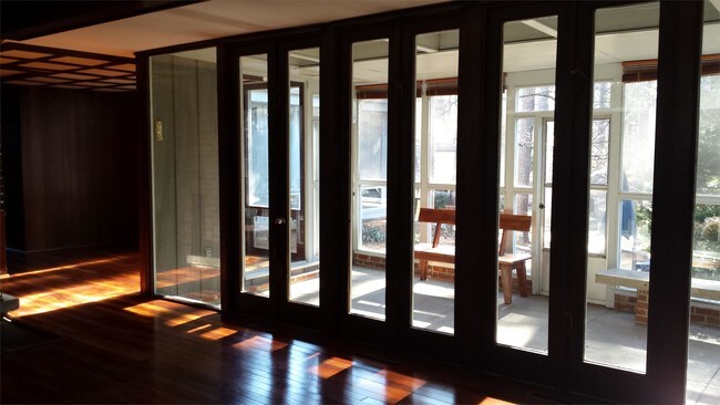 Foto del edificio - 10309 Wycliff Rd