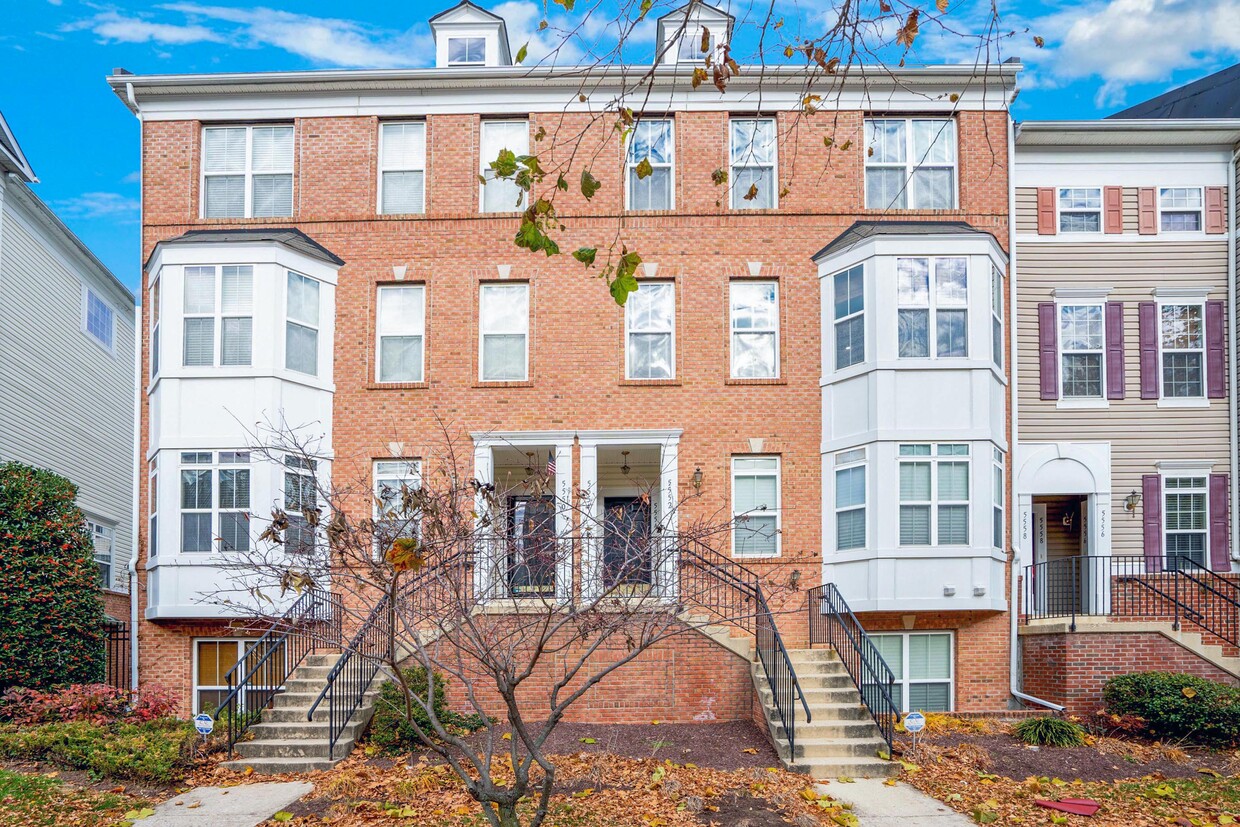 5554 Capital Gateway Dr Unit 392, Camp Springs, MD 20746 Condo for