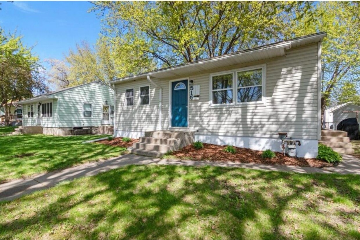 Primary Photo - Gorgeous 4BR/2BA Home with Finished Lower ...
