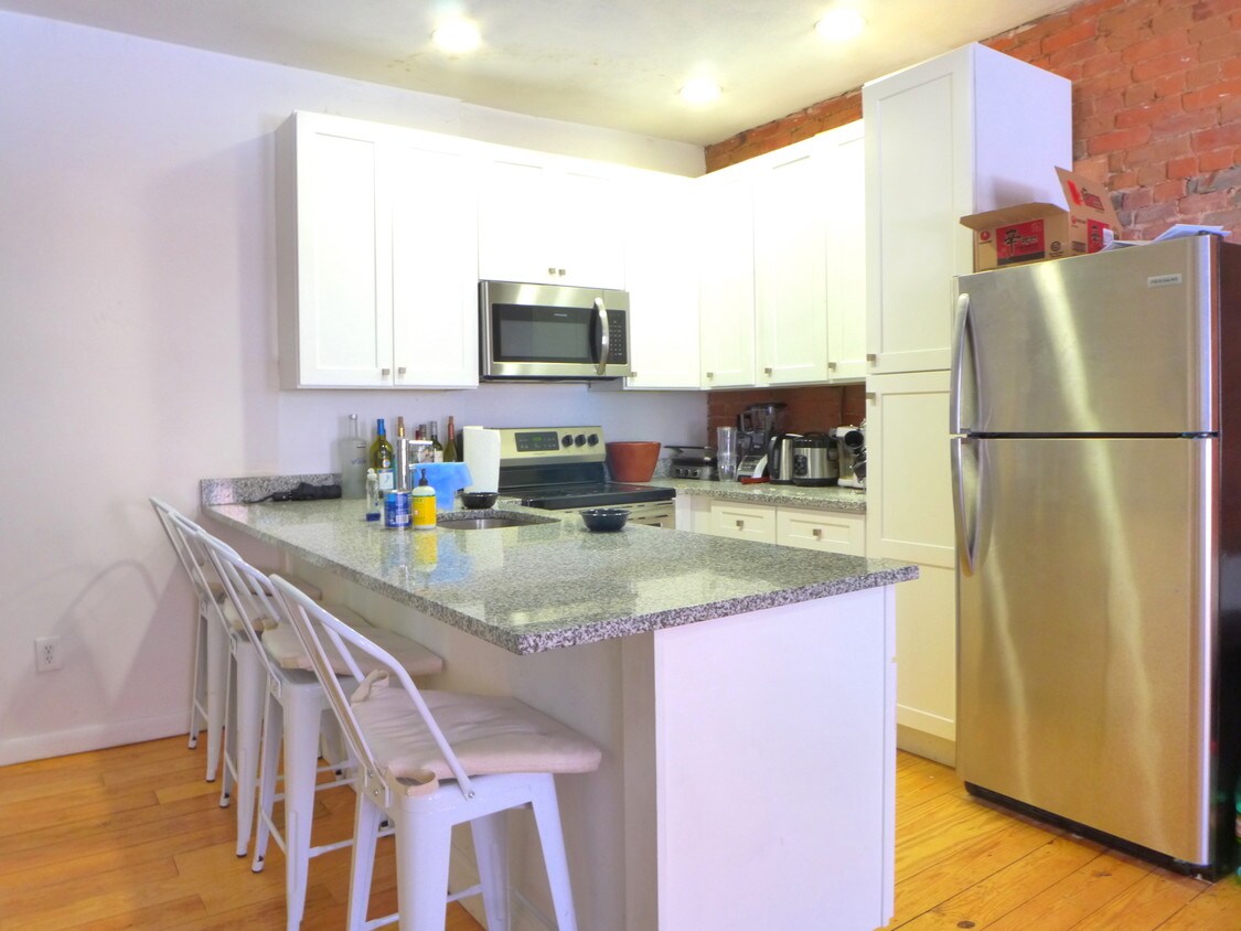 Primary Photo - 609 Columbus Ave