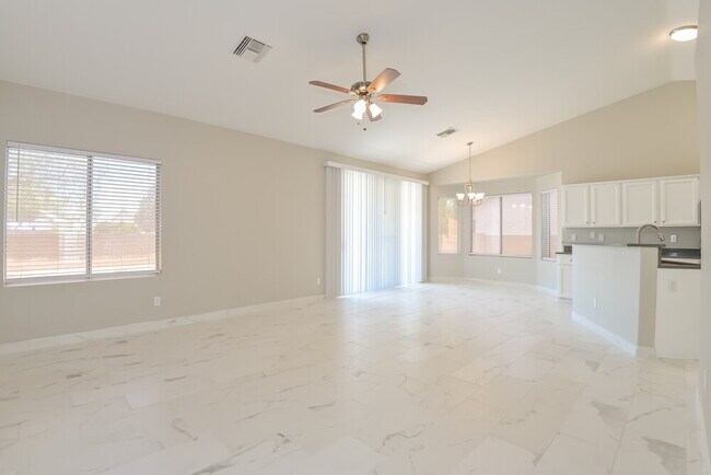 Building Photo - 10132 E Paseo San Bernardo