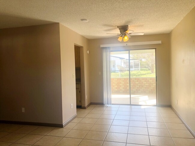 Foto del edificio - DELTONA LAKES CUTE STARTER HOME