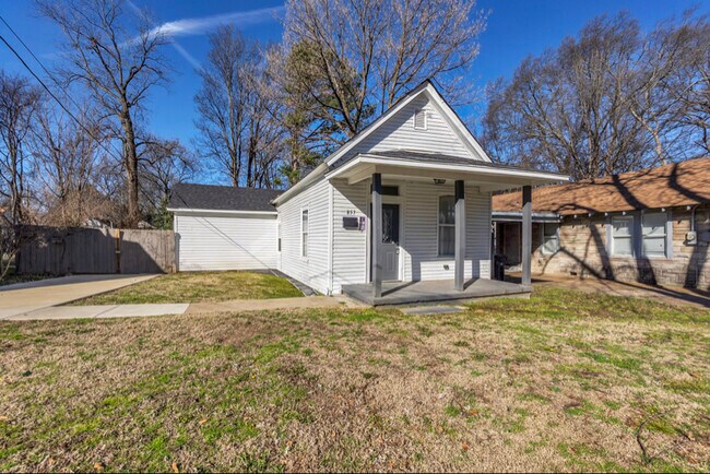 Building Photo - 857 Pope St