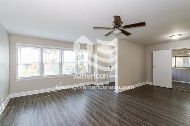 Building Photo - 16 Erskine Ln