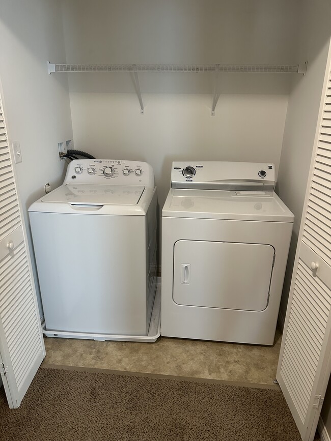 laundry - 575 N Cartwright St
