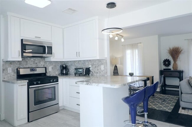 Foto del edificio - 6127 Darnell St