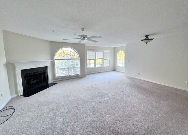 Foto del edificio - Condo FOR RENT Winston Salem!!