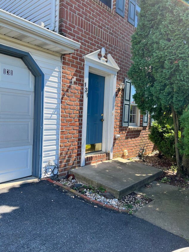 Primary Photo - 3 br, 1.5 bath House - 131 FOXCHASE DRIVE