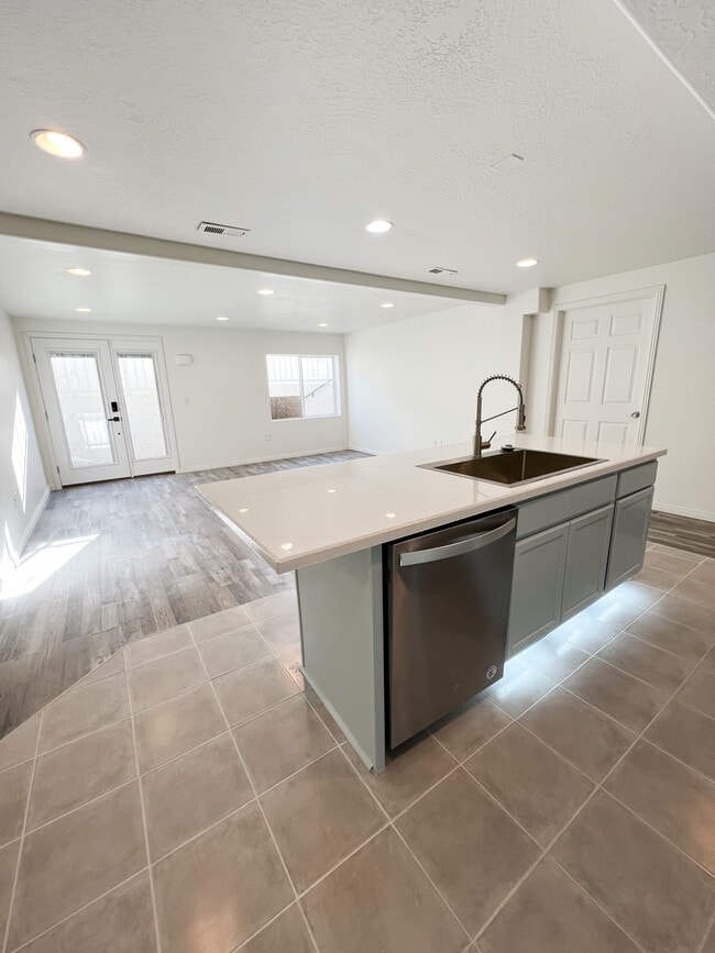 Building Photo - 2261 S Browning Dr