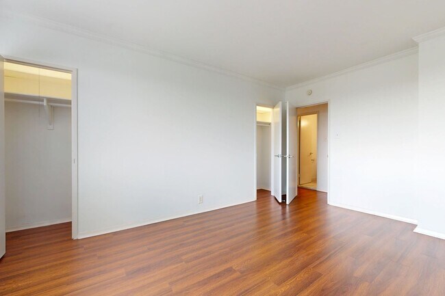 Interior Photo - Dorchester