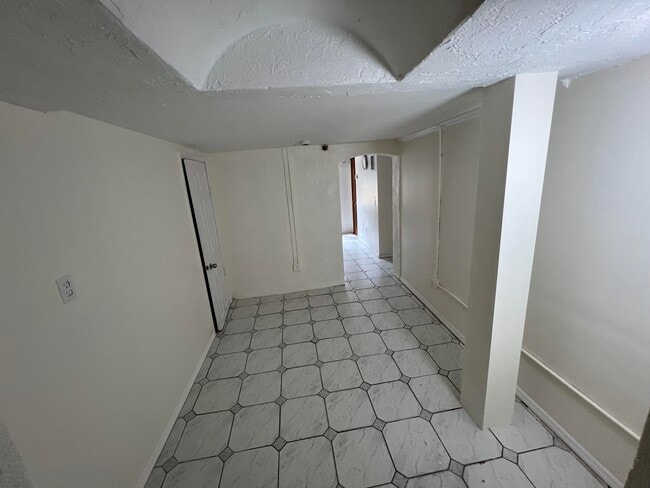 Building Photo - 4211 Parker Ave