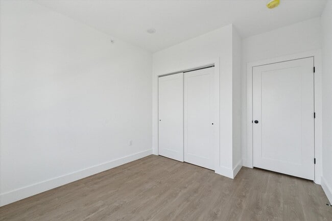 Interior Photo - 2520 N Front St