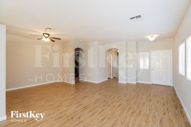 Foto del edificio - 2762 E Morenci Rd