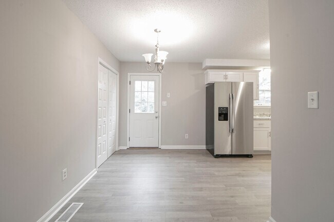 Foto del edificio - 408 Beasley Dr