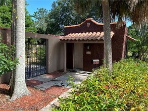 Building Photo - 2650 Lakeview Dr