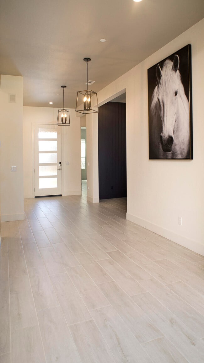 Building Photo - 82830 Logan Creek Dr