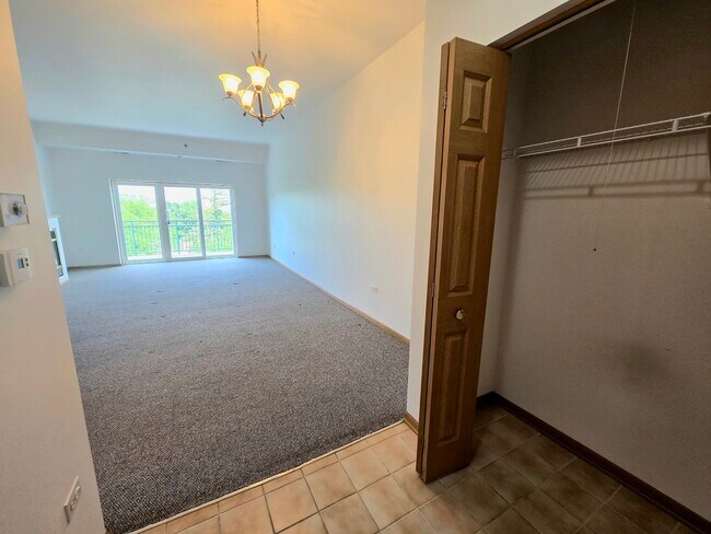 Building Photo - 100 W Roosevelt Ave