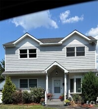Building Photo - 679 Montauk Hwy