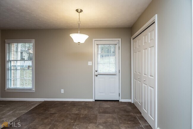 Foto del edificio - 603 Sherry Ln