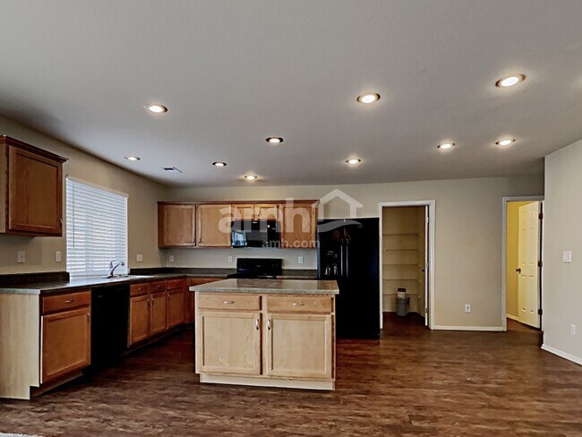 Foto del edificio - 20017 March Dr