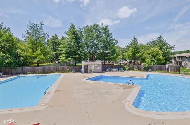 Building Photo - 5500 Pleasant Hill Cir