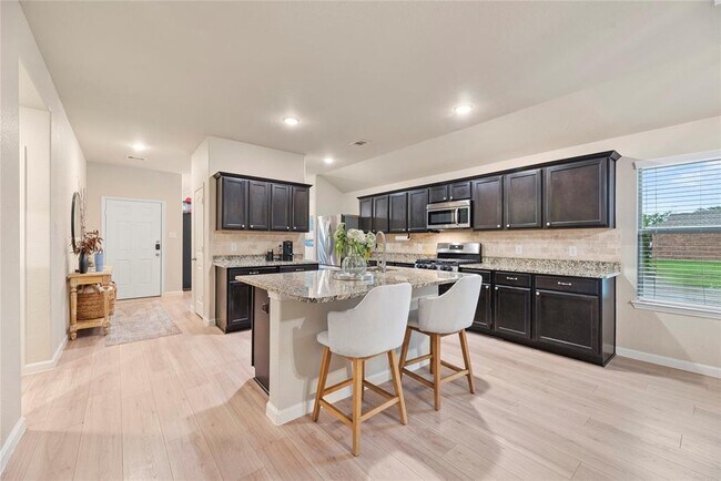 Foto del edificio - 9703 Paloma Creek Dr