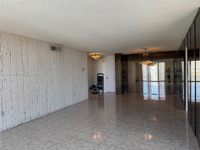 Foto del edificio - 2851 NE 183rd St