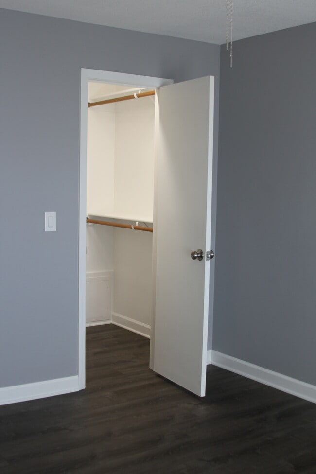 Building Photo - 12629 W 110th Ter