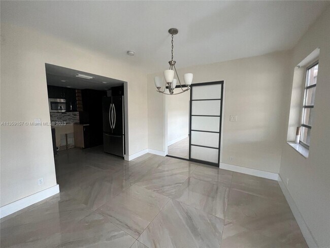 Foto del edificio - 8937 NW 27th St