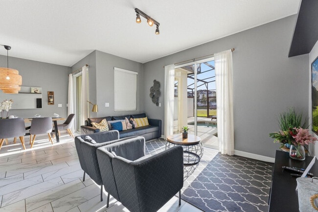 Foto del edificio - 8924 Stinger Dr