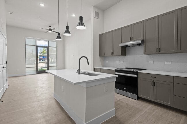 Building Photo - Eastpoint Apartments