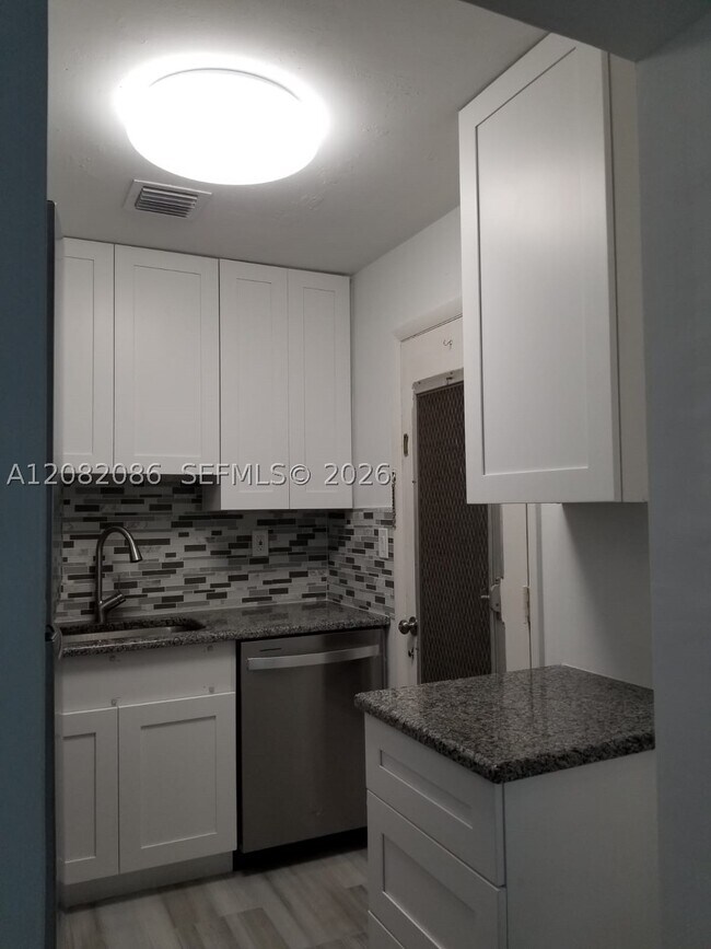 Foto del edificio - 2990 NE 16th Ave