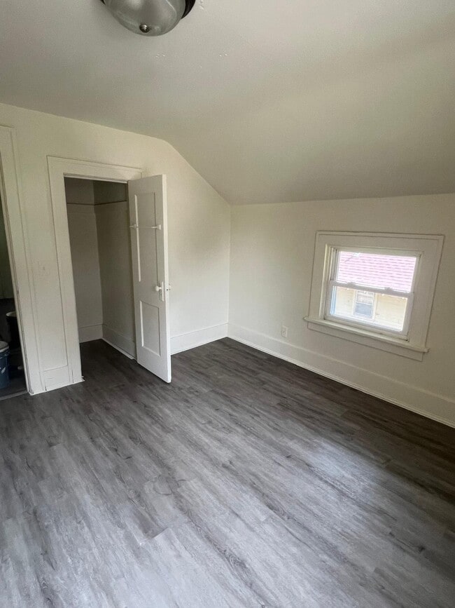 Building Photo - 1349 Yates Ave