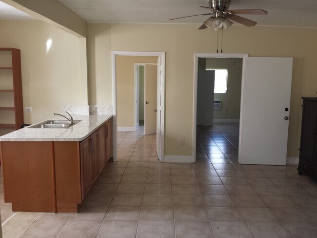 Foto del edificio - 3021 NW 66th St