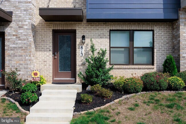 Foto del edificio - 813 Bond St