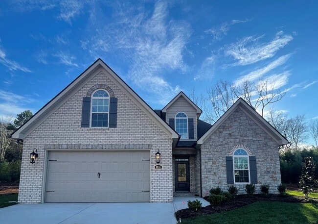 Coming soon! Gorgeous Newer 3 Bedroom, 3 B... - Coming soon! Gorgeous Newer 3 Bedroom, 3 B... House