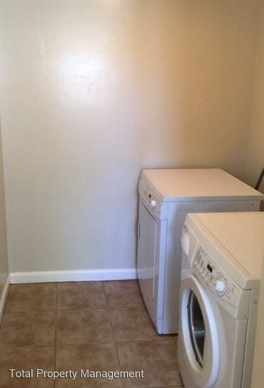 Building Photo - 2 br, 2.5 bath House - 1043 Estes Street