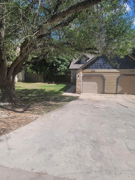 Building Photo - 375 Fantail Loop