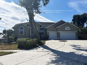 Building Photo - 2301 Sunview Ave
