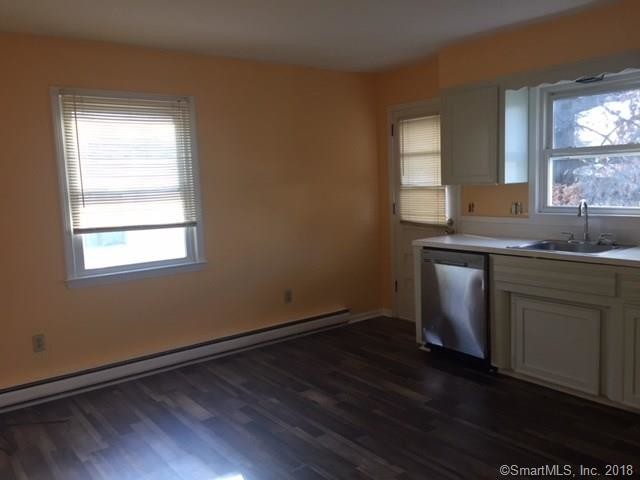 Foto del edificio - 4 Villaway Rd