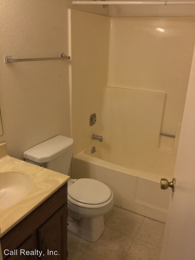 Foto del edificio - 2310 N Pleasant Dr