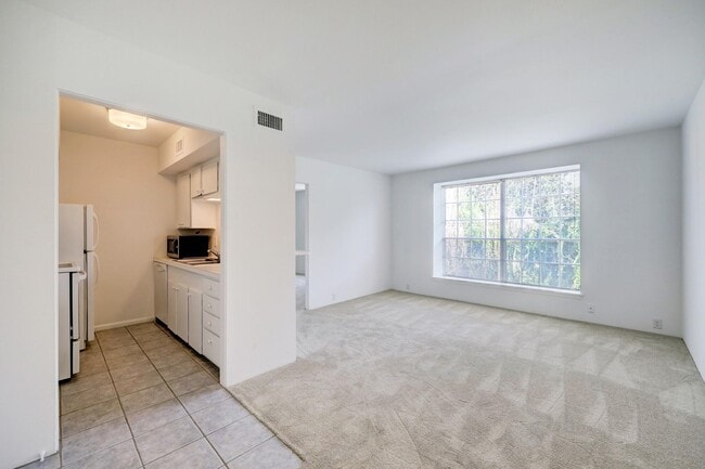 Building Photo - 5353 Institute Ln