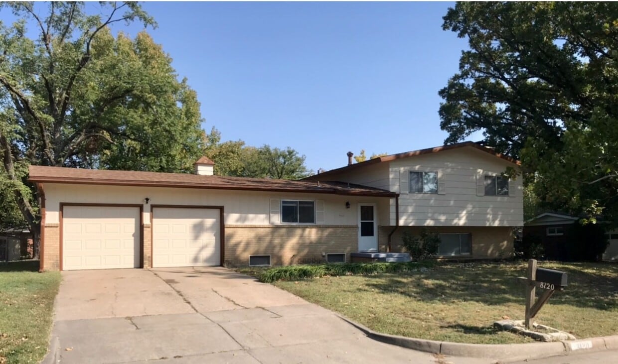 Primary Photo - 4 bed / 1 bath 2 car garage home available...