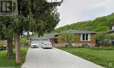 Building Photo - 417 Quigley Rd